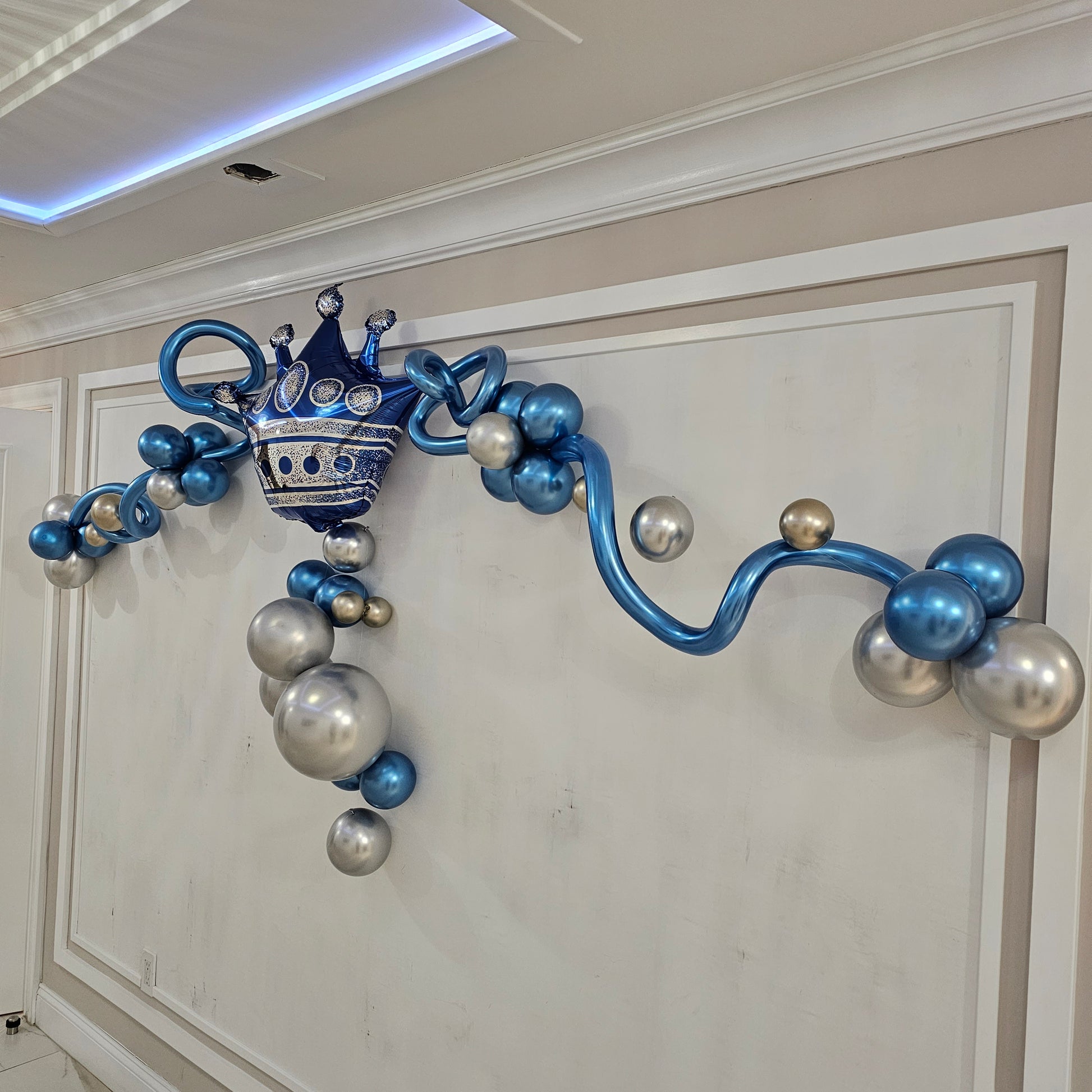 Regal Birthday Custom Ballon Decor