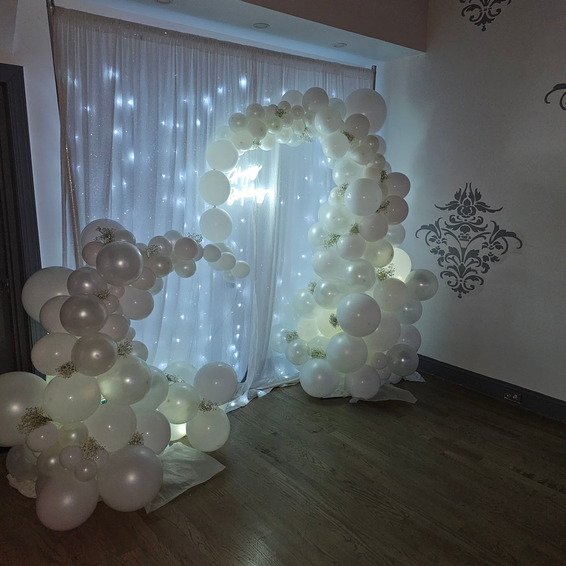 White Arch Custom Balloon Art Decor