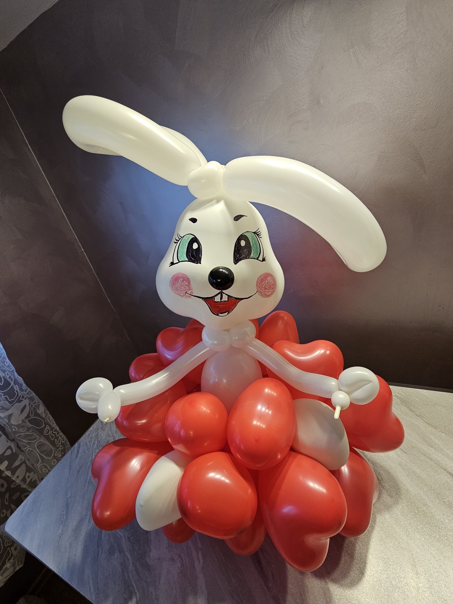 Hopping Hearts Custom Balloon Art Decor