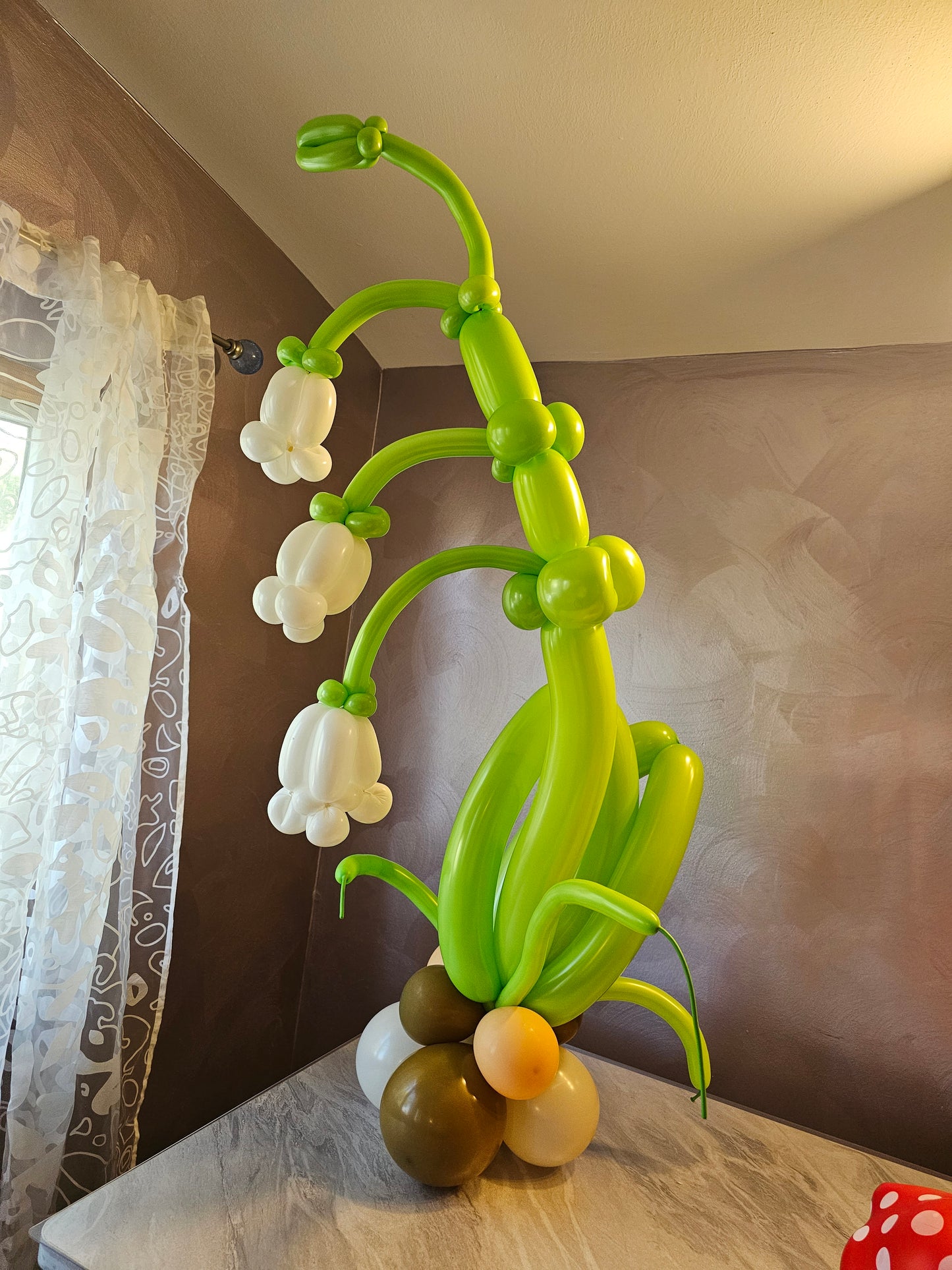 Lilly of The Valley Custom Balloon Art Decor