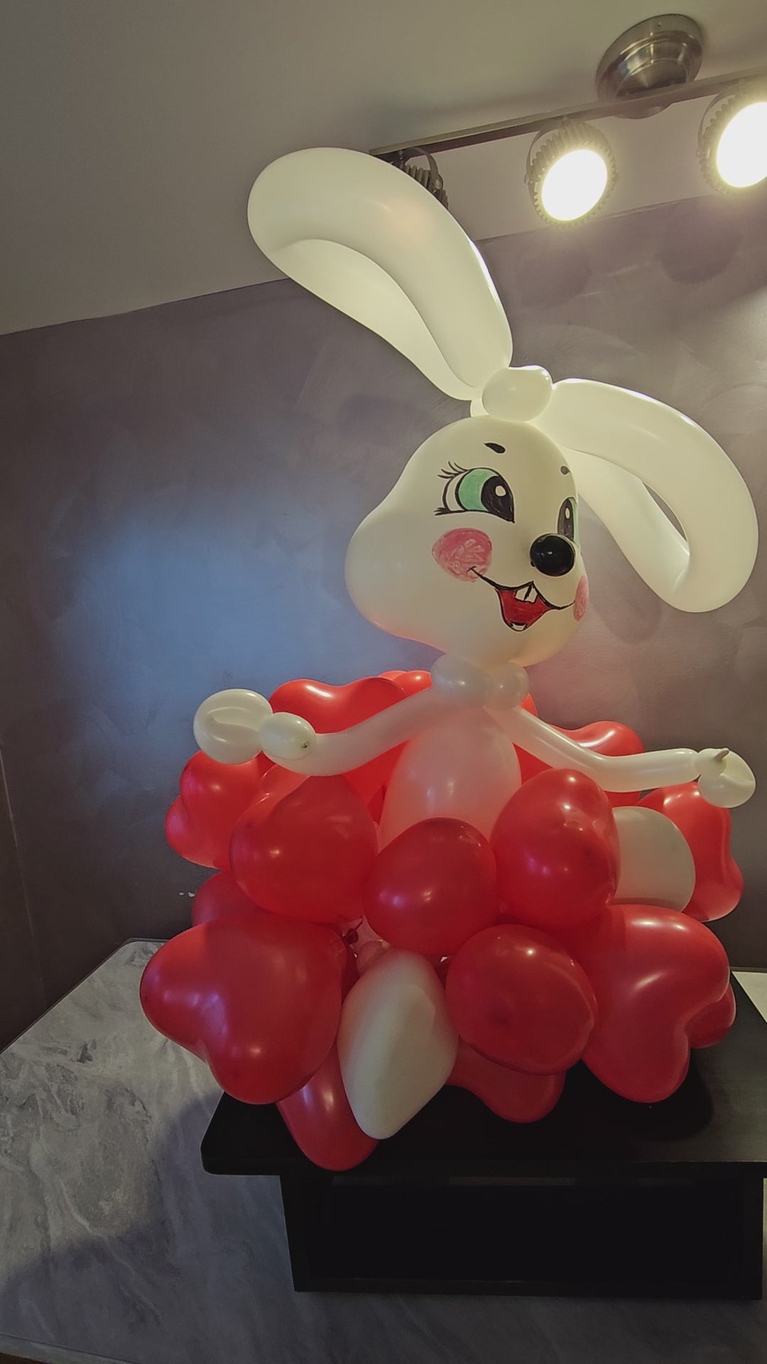 Hopping Hearts Custom Balloon Art Decor