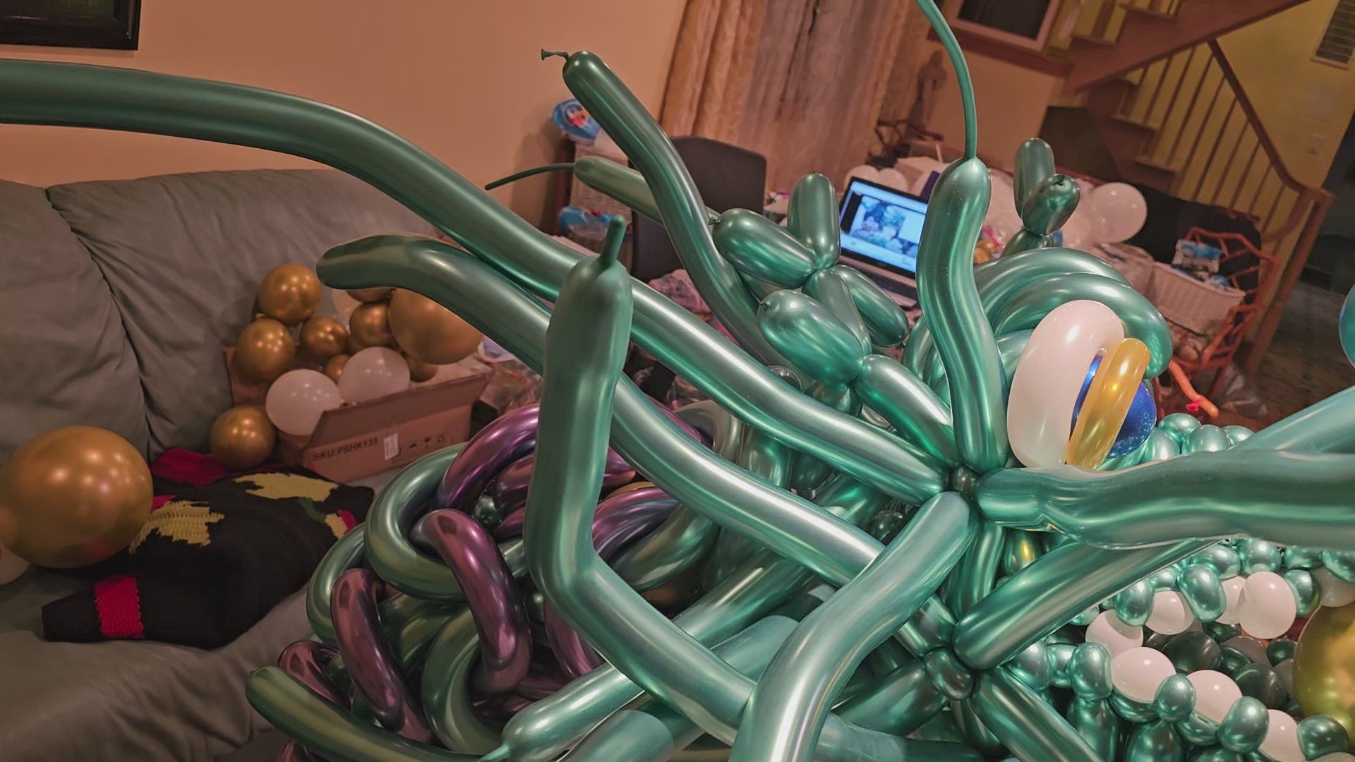 Green Wooden Dragon Custom Balloon Art Decor