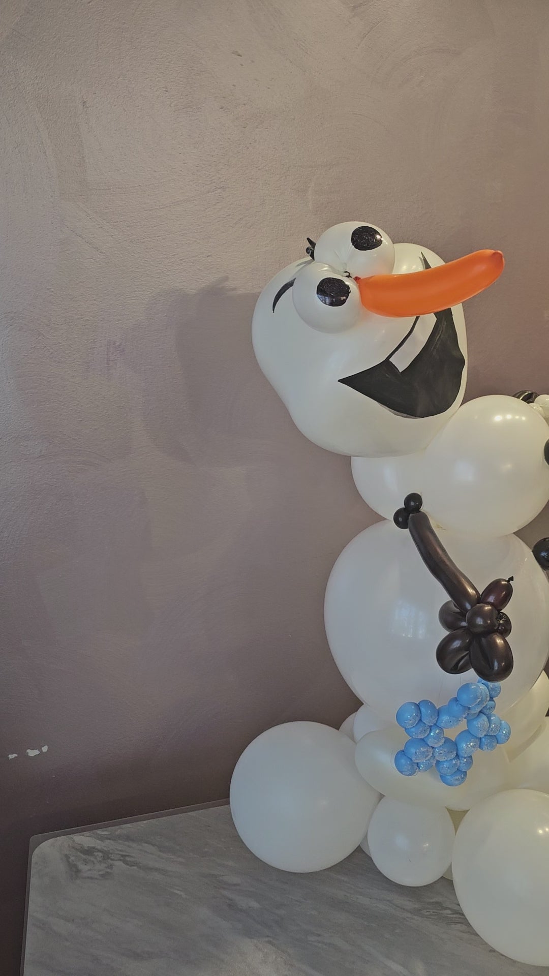 Olaf Custom Balloon Art Decor