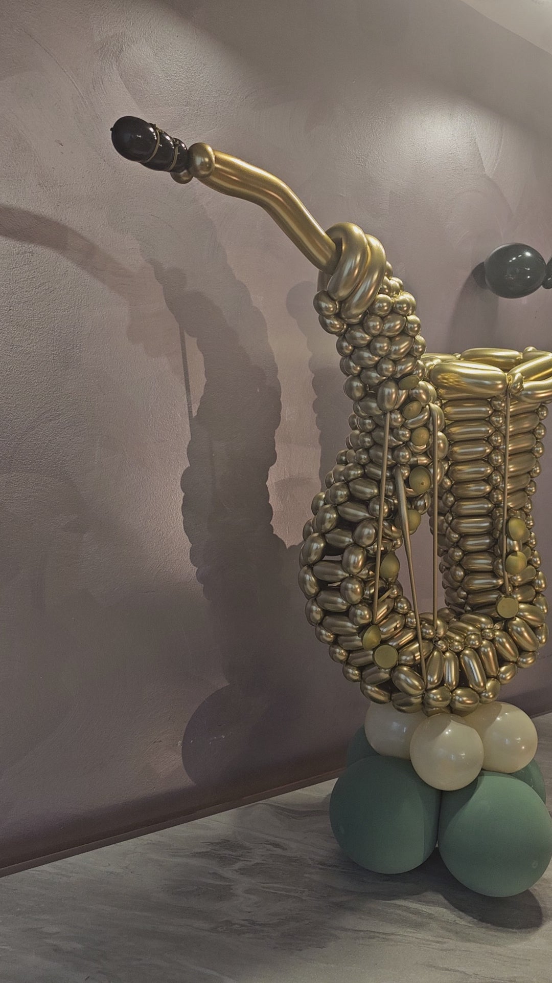 Saxophone Custom Balloon Art Decor